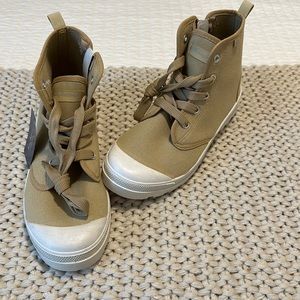 Tommy bahama boots